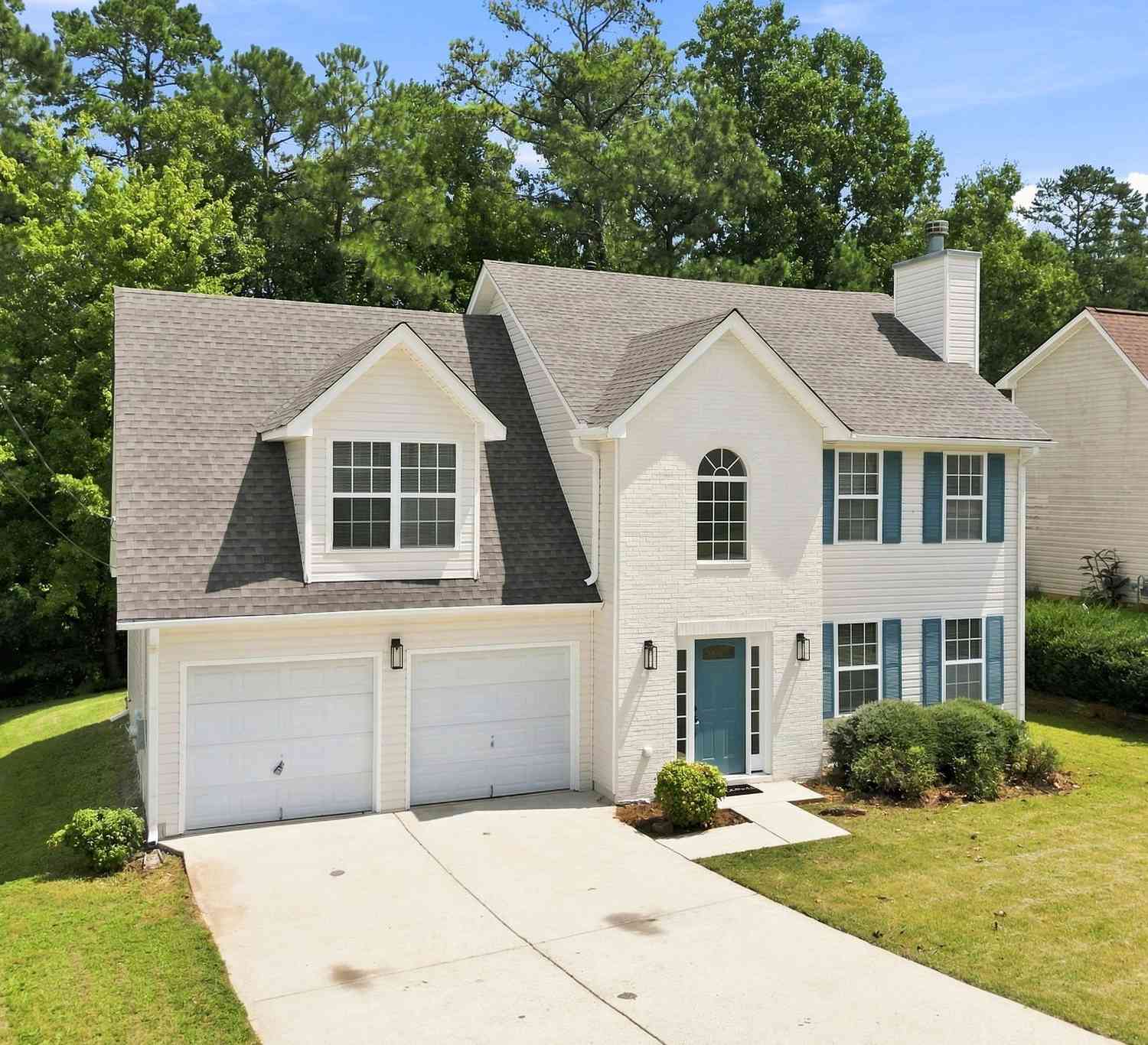 Homes For Sale - 465 Cherry Branch Lane<br/> Fairburn, GA 30213