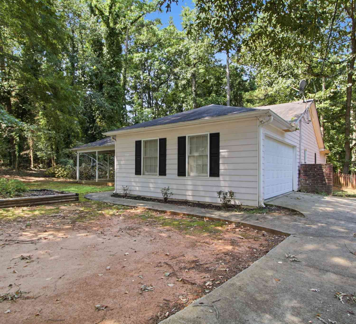 Homes For Sale - 1411 Windy Hill Court SE<br/> Conyers, GA 30013