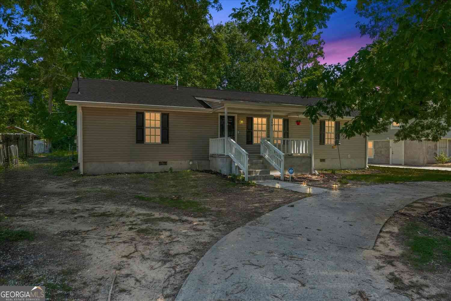 Homes For Sale - 566 Shadowmoor Circle<br/> Thomson, GA 30824