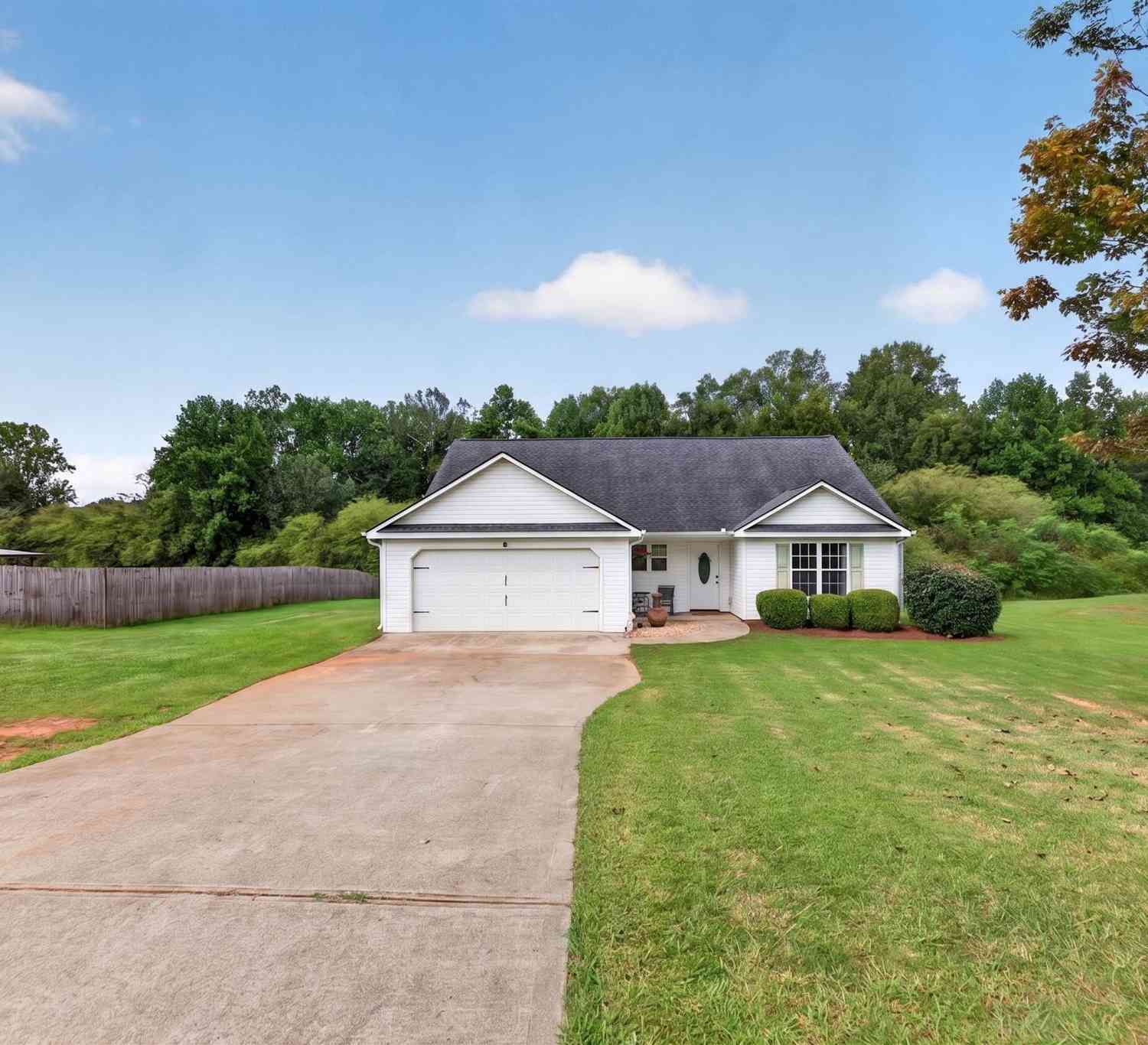 Homes For Sale - 112 Governor Lane<br/> Temple, GA 30179