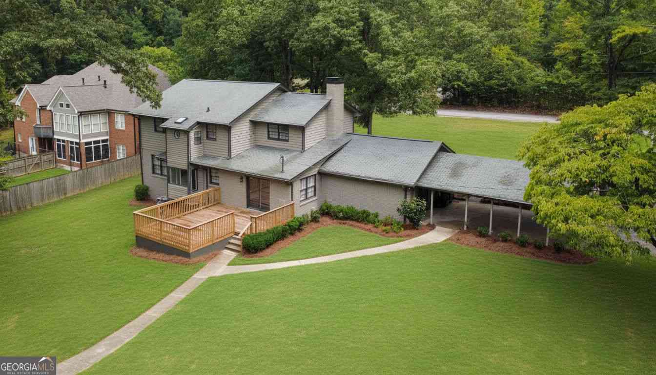 Homes For Sale - 2541 Poplar Street<br/> Snellville, GA 30078
