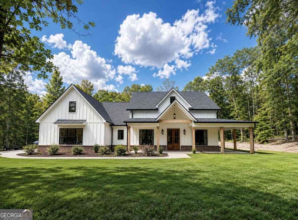 Homes For Sale - 16 Stratford Way<br/> Kingston, GA 30145