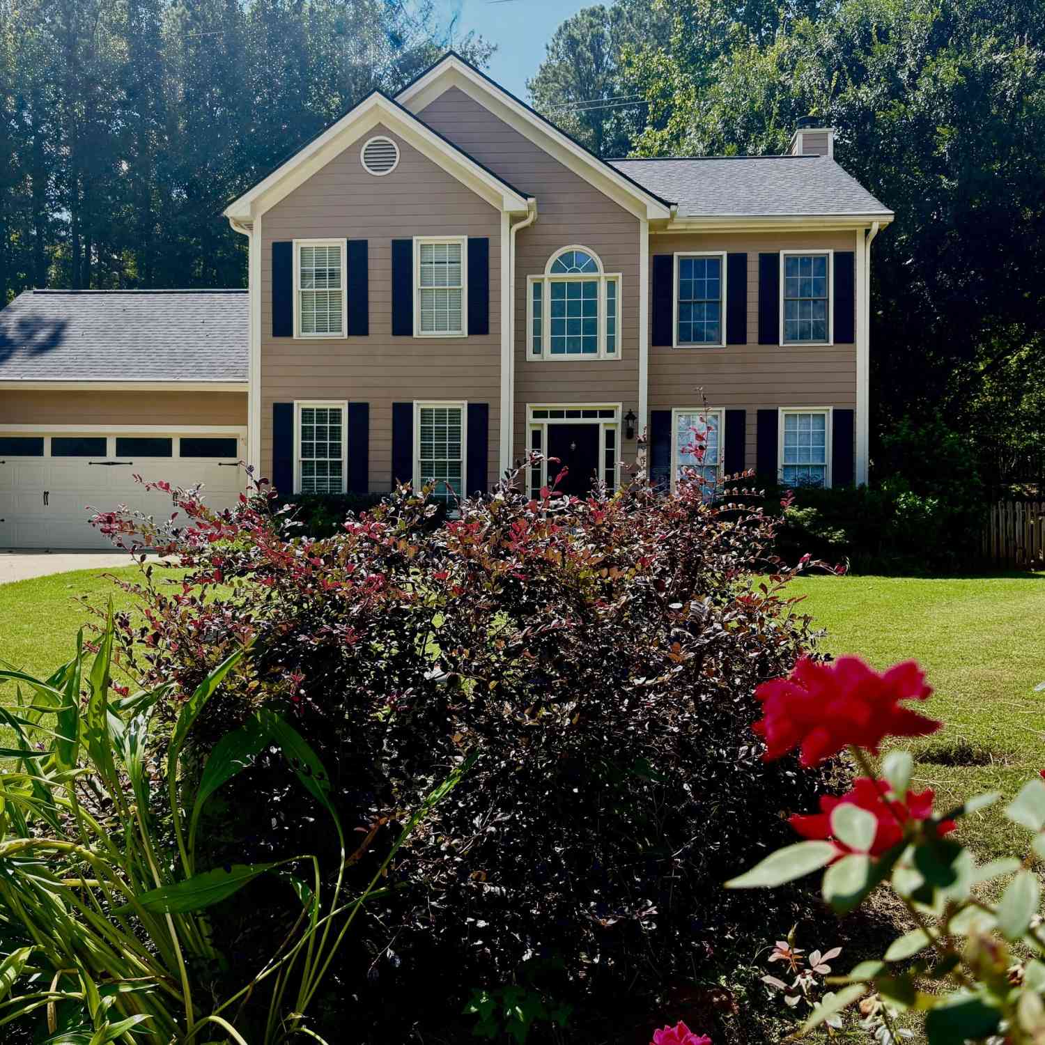 Homes For Sale - 5508 Southlands Court<br/> Woodstock, GA 30188