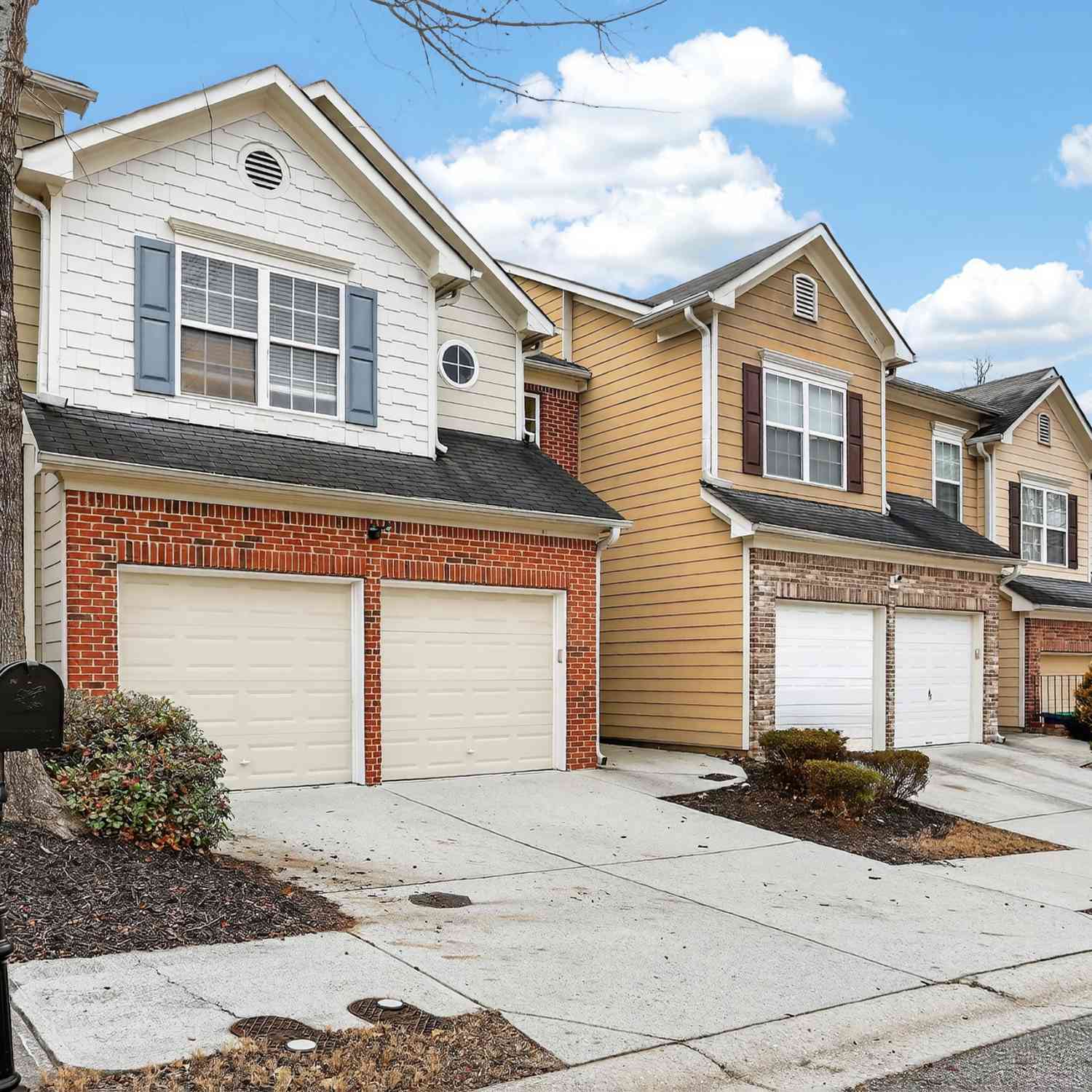 Townhouse For Sale - 5556 Cascade Run SW<br/> South Fulton, GA 30336