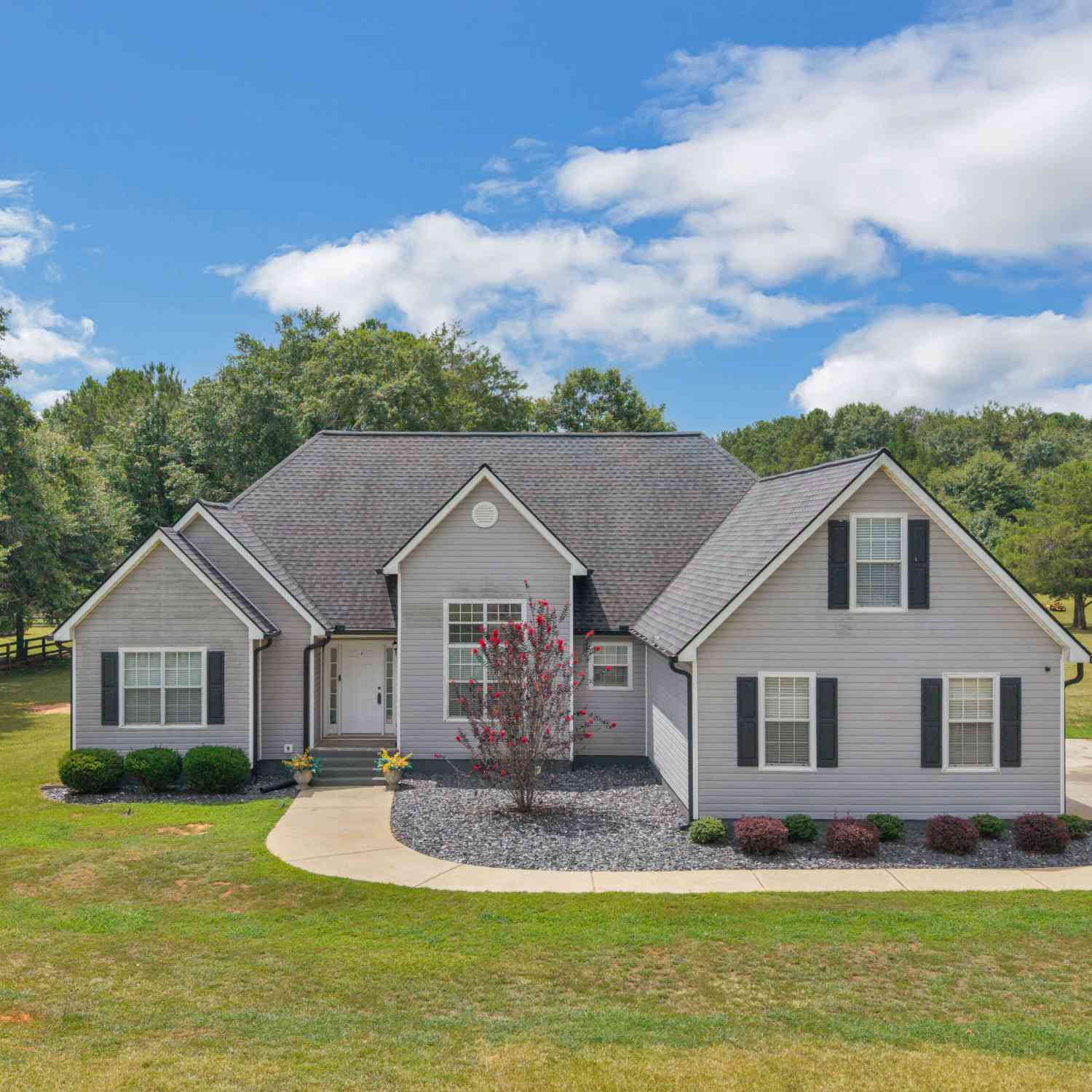 Homes For Sale - 420 Colvin Drive<br/> Locust Grove, GA 30248