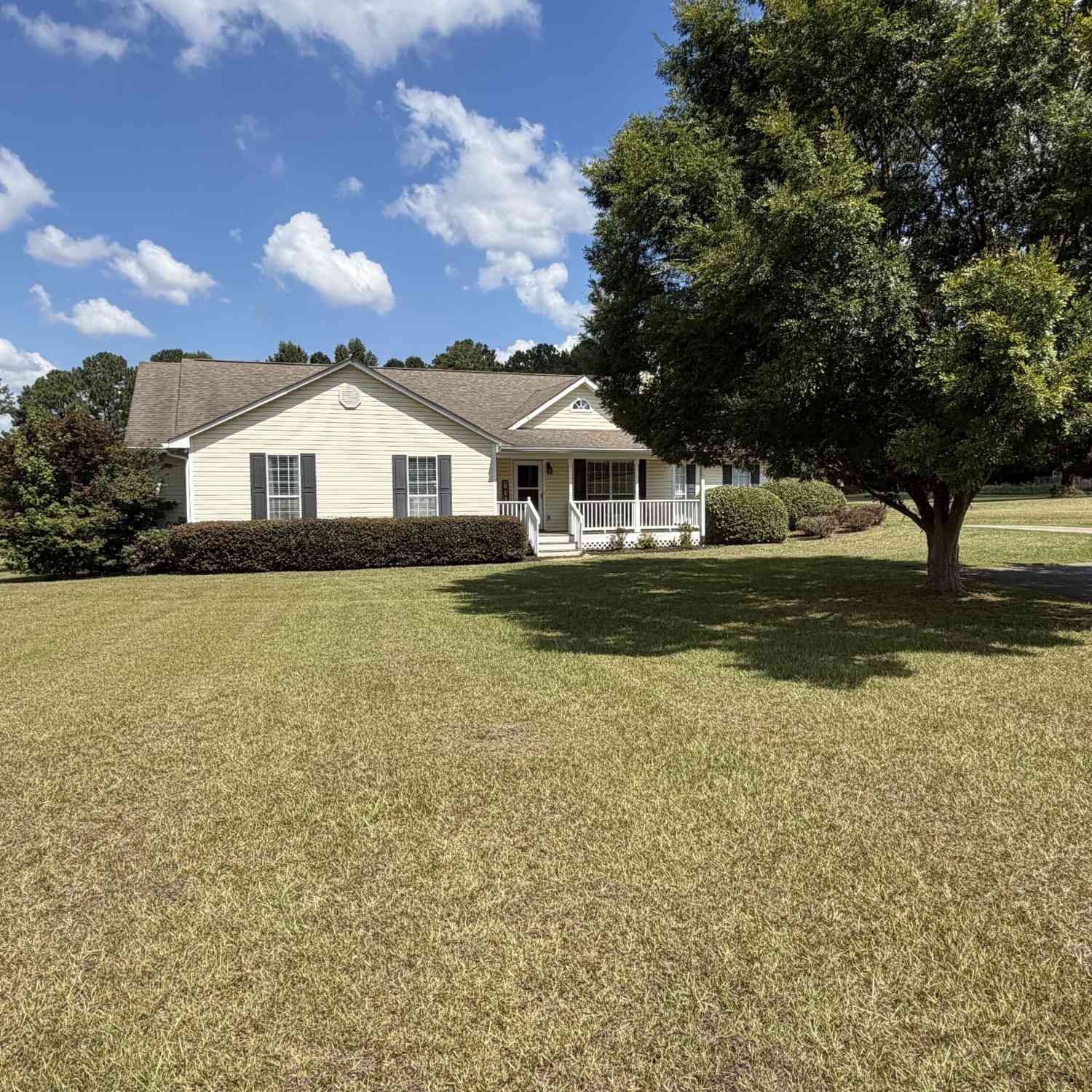 Homes For Sale - 2008 Birdie Rd<br/> Griffin, GA 30223