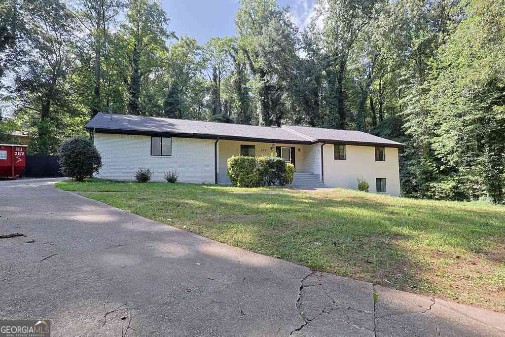 Homes For Sale - 949 Marion Court<br/> Lithia Springs, GA 30122