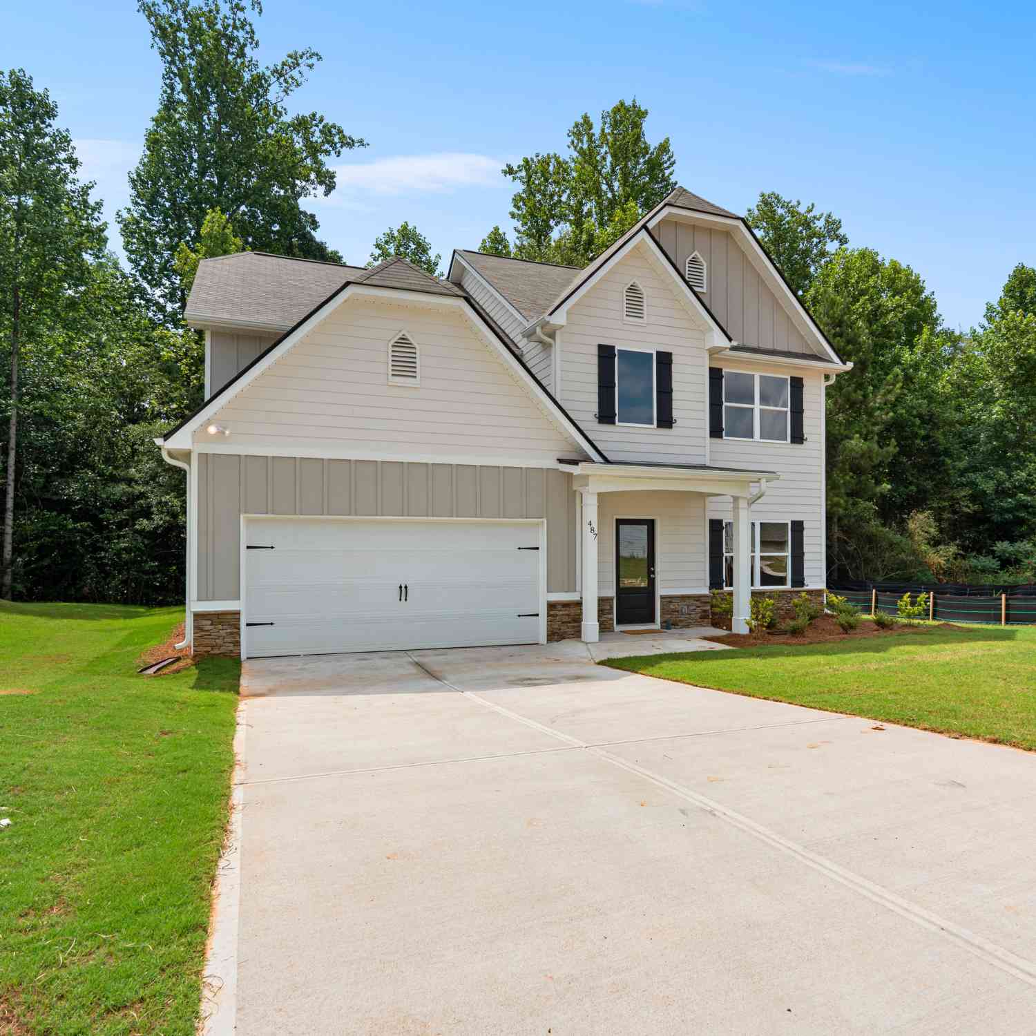 Homes For Sale - 487 Charleston Place<br/> Villa Rica, GA 30180