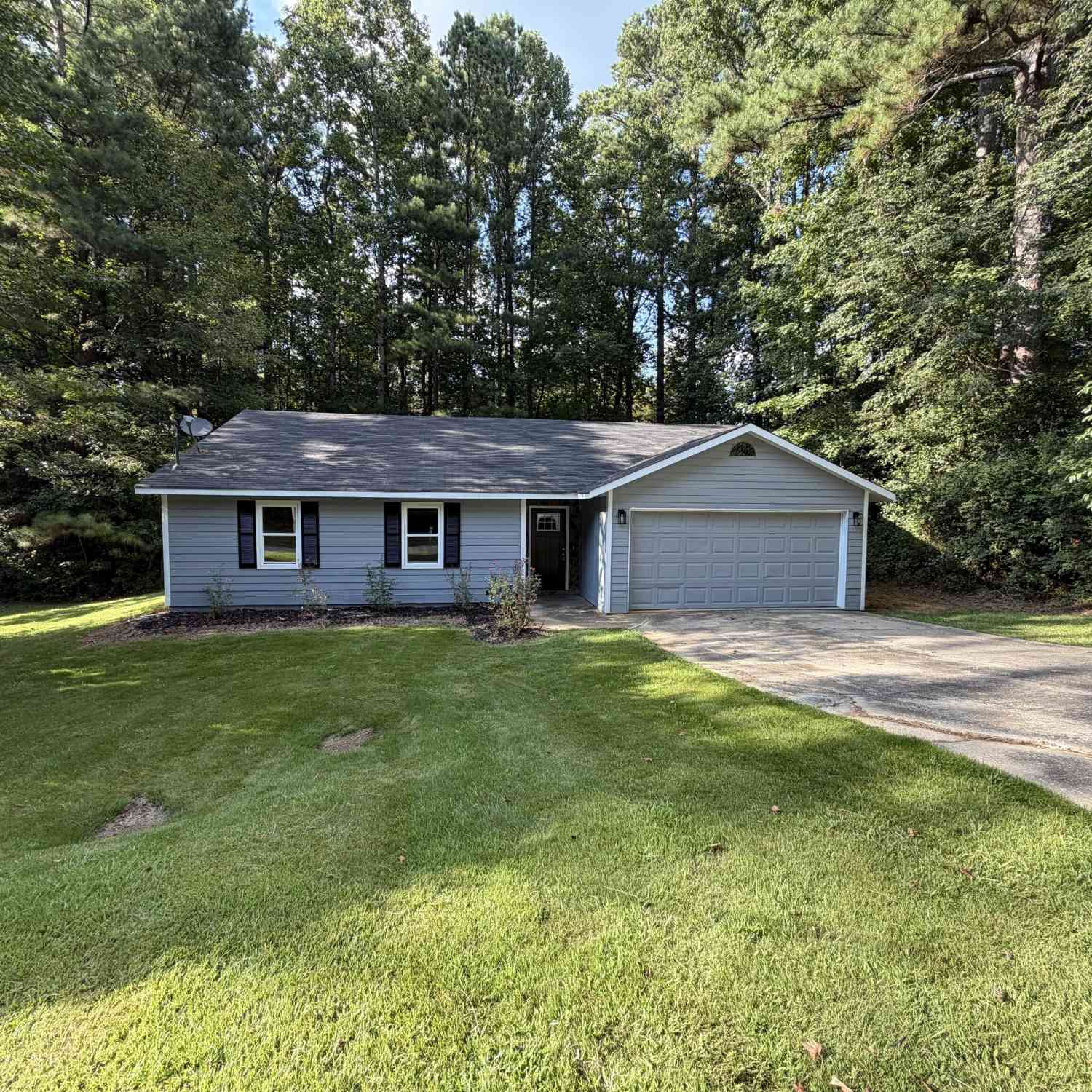 Homes For Sale - 613 Blue Flag Lane<br/> Fairburn, GA 30213