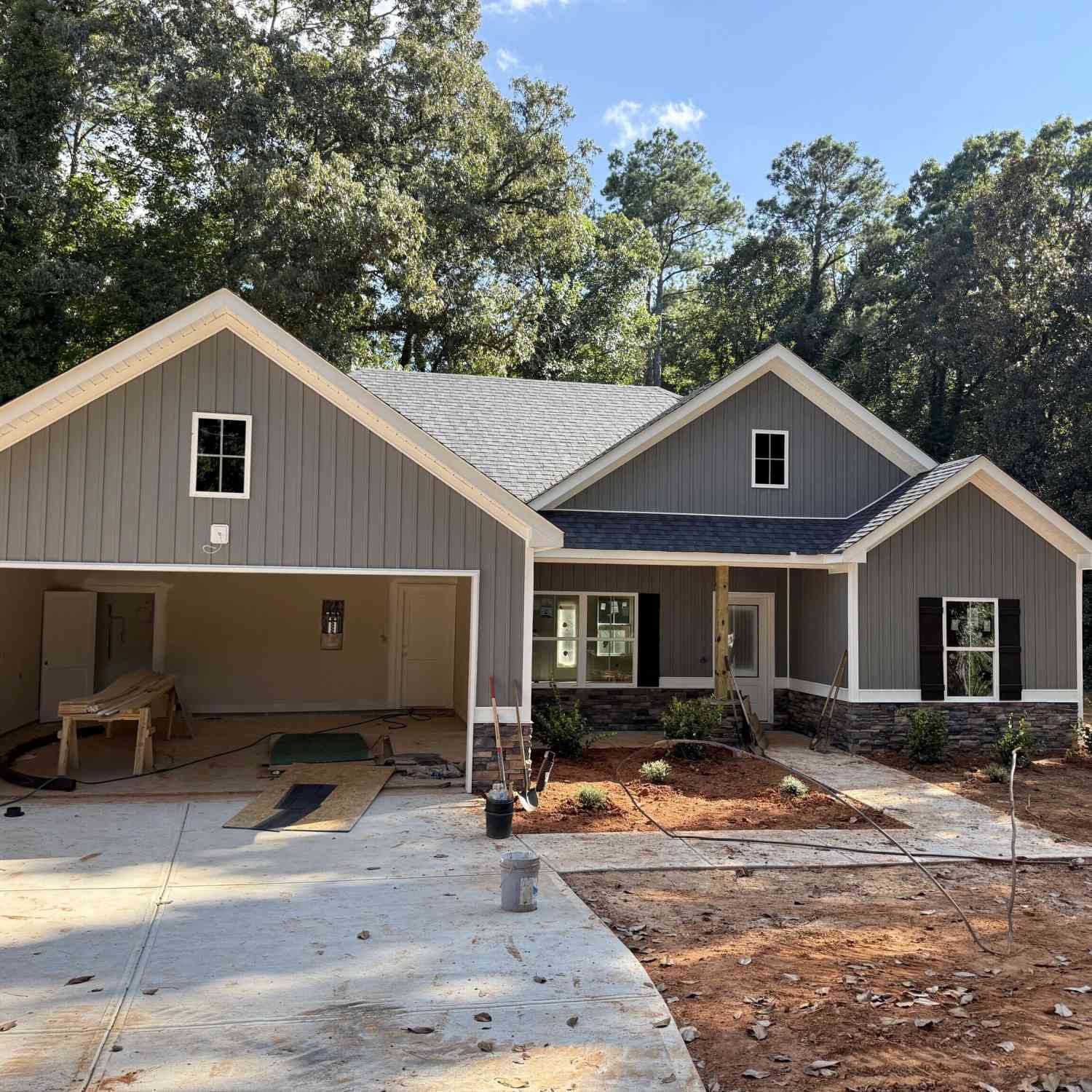 Homes For Sale - 310 Colonial Drive<br/> Carrollton, GA 30117
