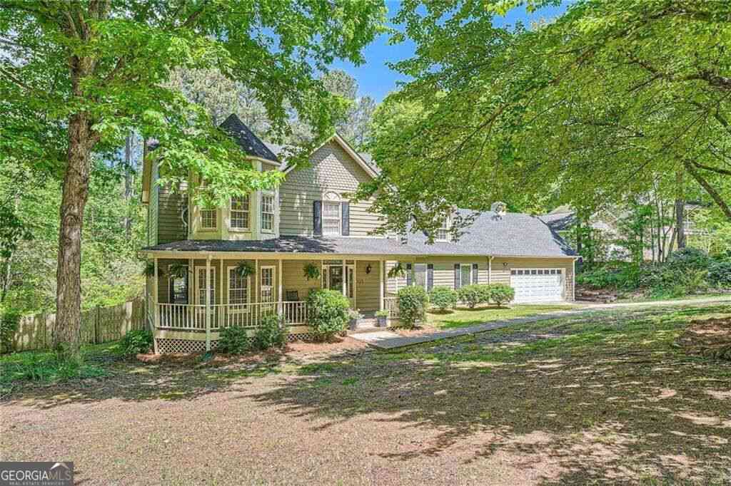 Homes For Sale - 125 Picketts Lake Drive<br/> Acworth, GA 30101