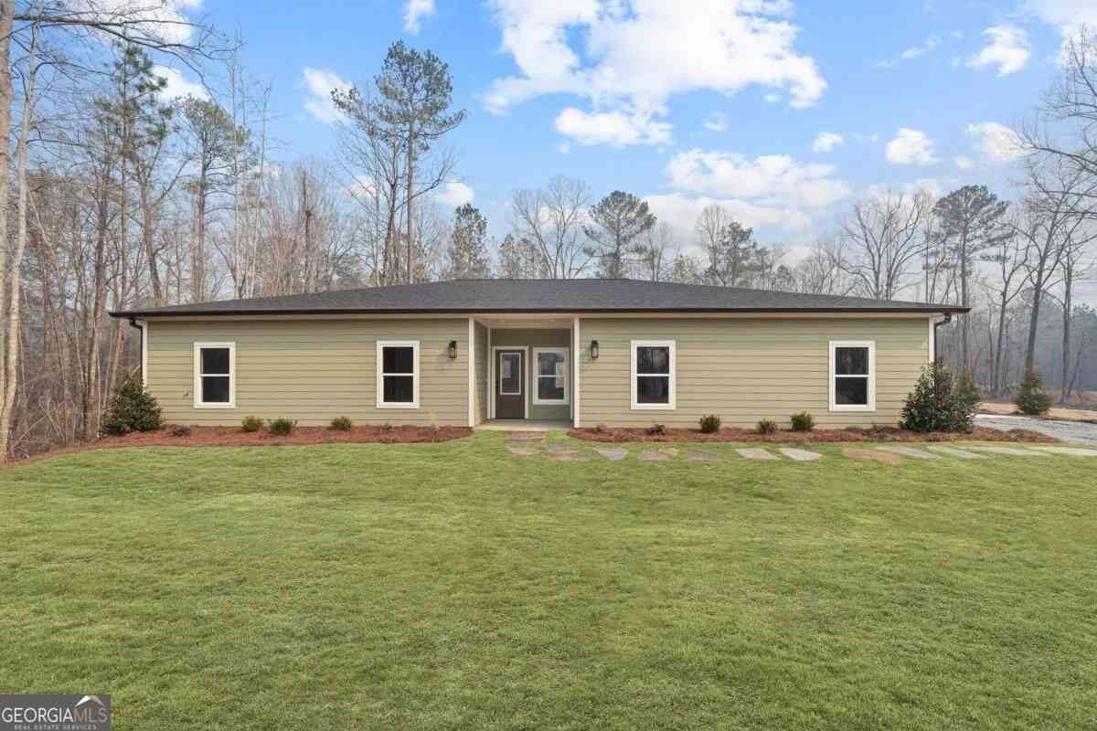 Homes For Sale - 105 Tanglewood Drive<br/> Eatonton, GA 31024