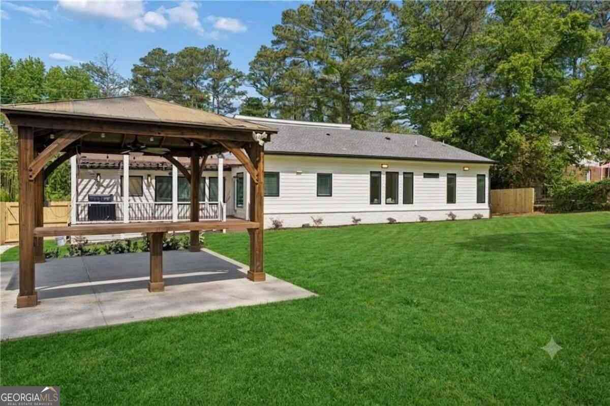 Homes For Sale - 4130 Lower Roswell Road<br/> Marietta, GA 30068