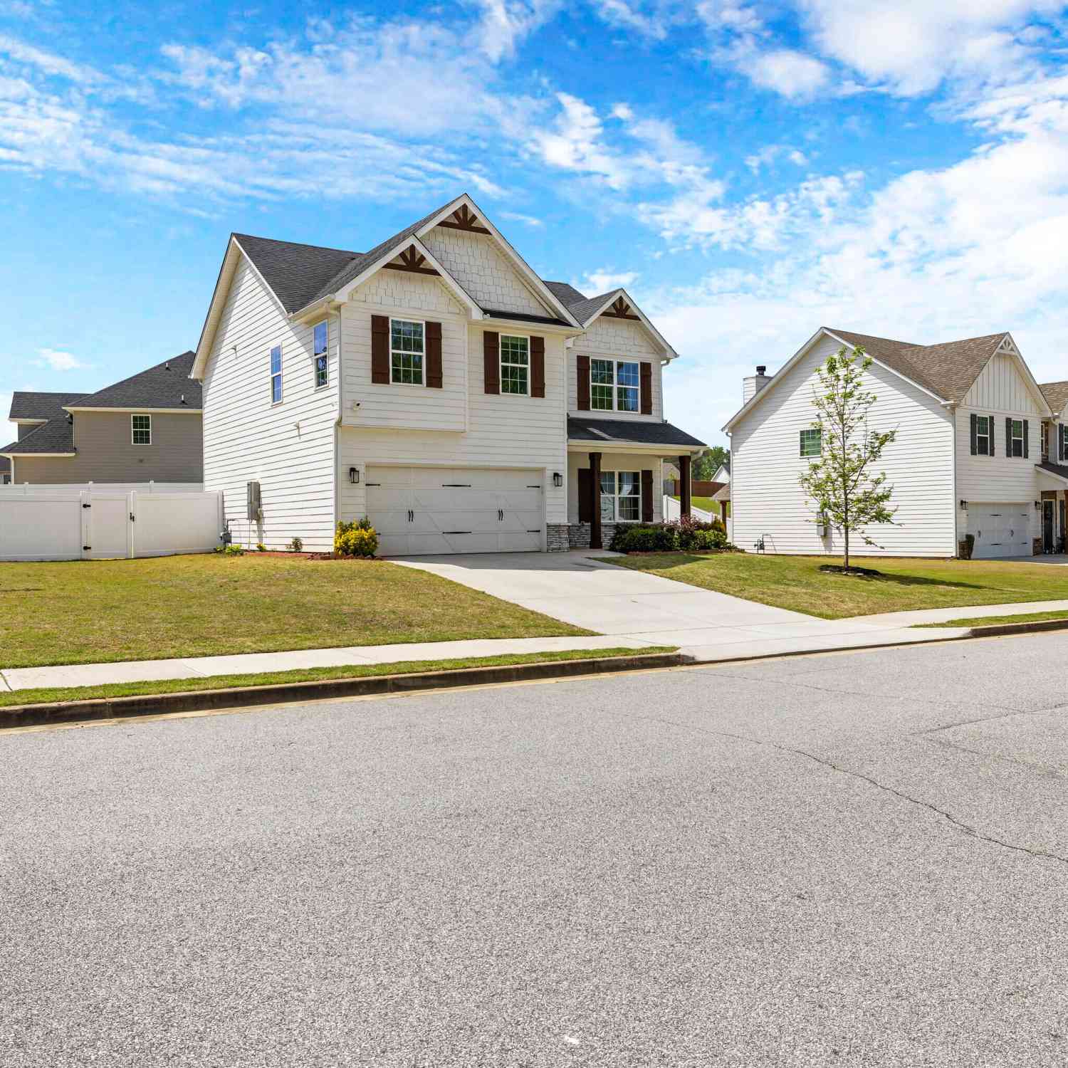 Homes For Sale - 139 Ashton Place<br/> Newnan, GA 30265