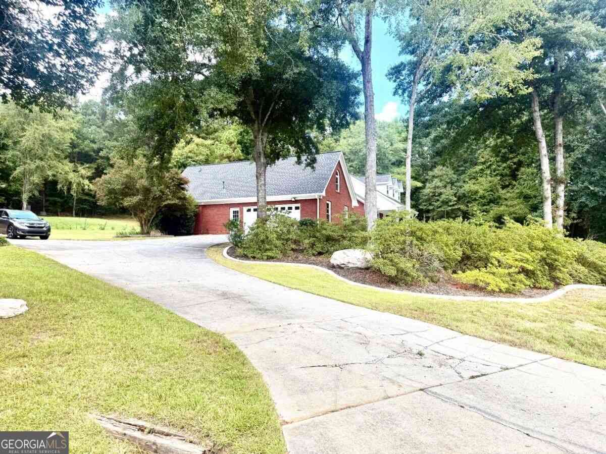 Homes For Sale - 2660 Sandy Creek Circle<br/> Loganville, GA 30052