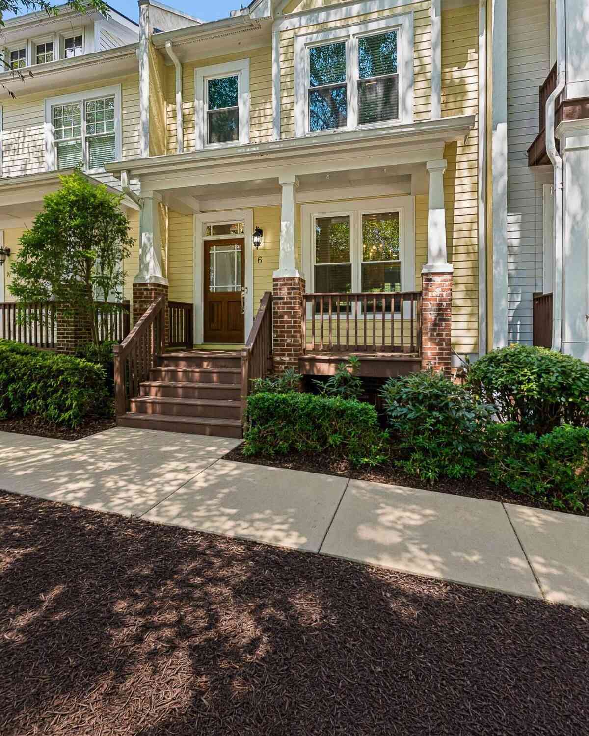 Townhouse For Sale - 6 Oakhurst Terrace<br/> Dekalb County, Decatur, GA 30030
