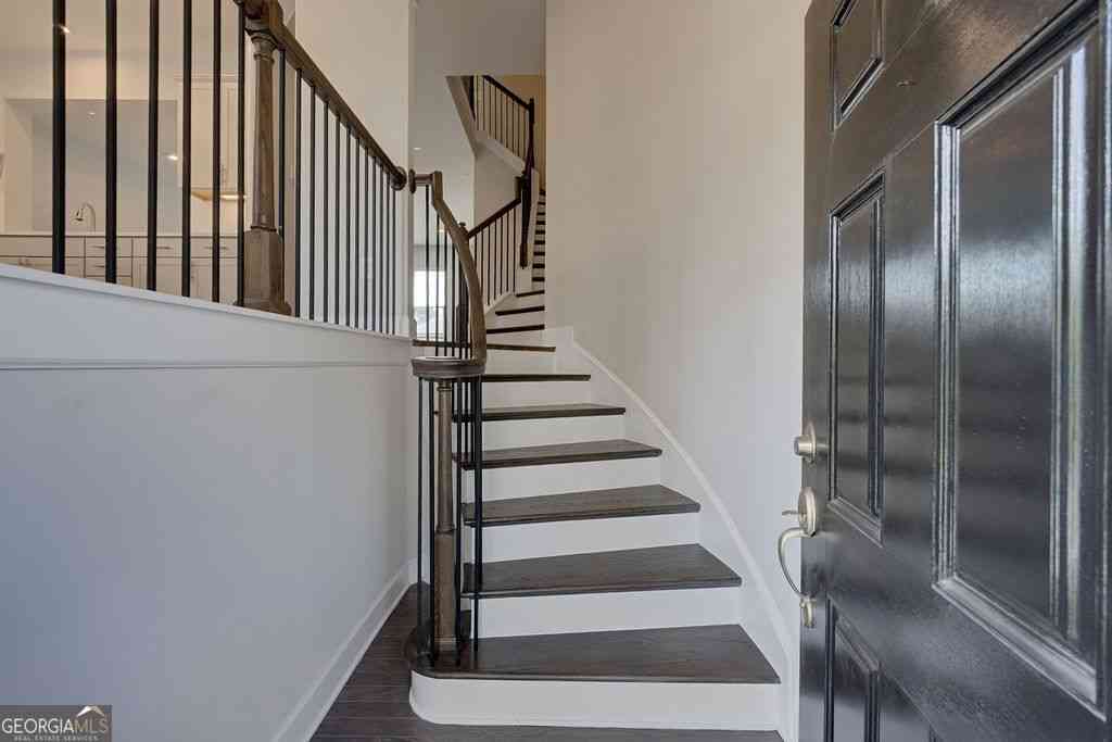 Townhouse For Sale - 327 Hudson Way<br/> Woodstock, GA 30189