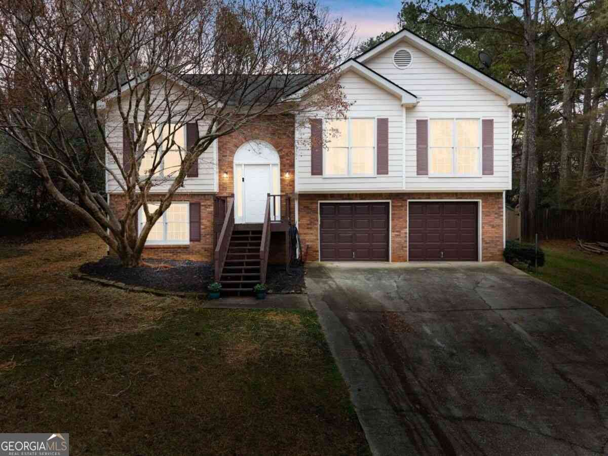 Homes For Sale - 5920 Branden Hill Lane<br/> Buford, GA 30518