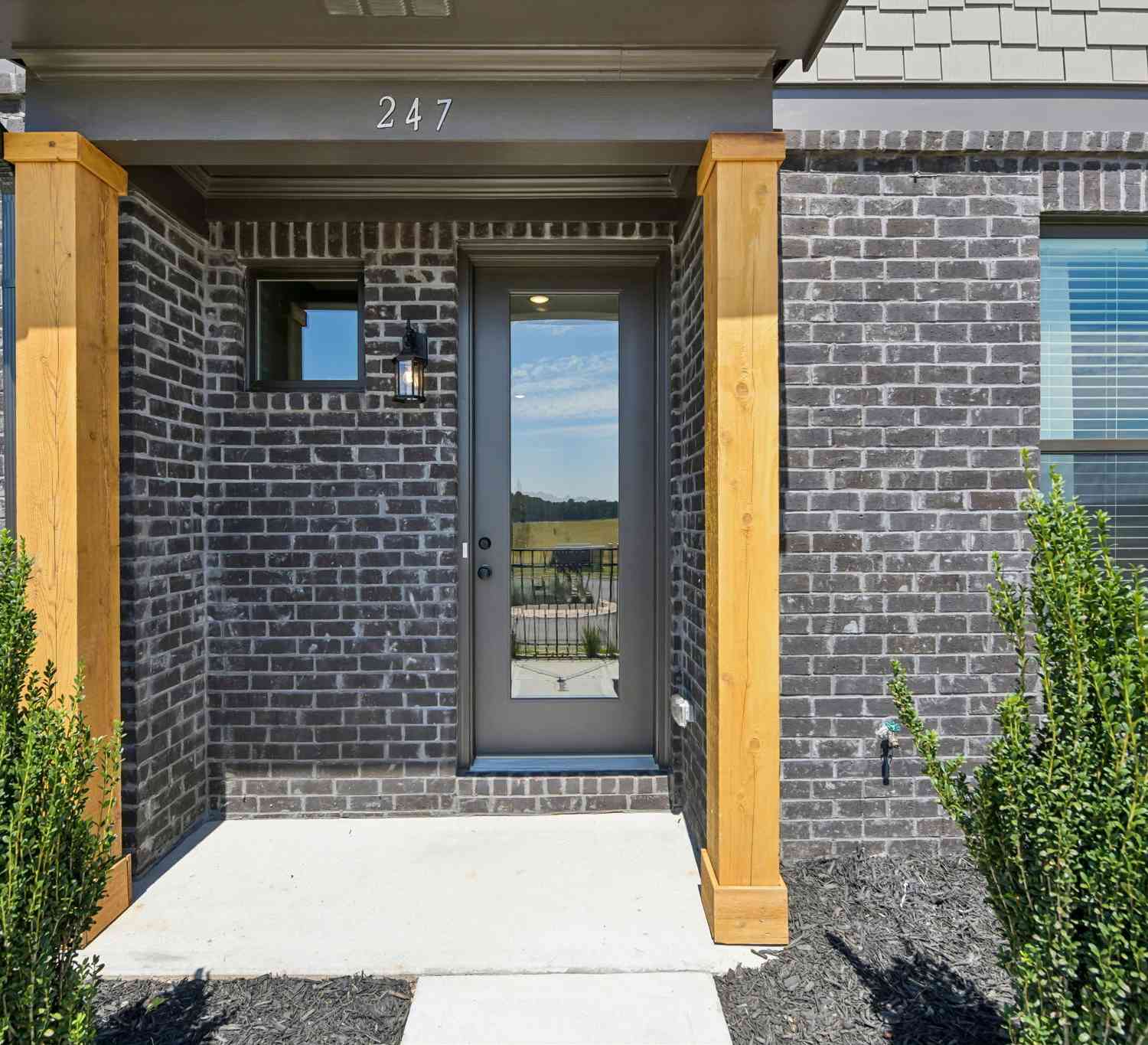 Townhouse For Sale - 303 Barracks Way #885<br/> Hoschton, GA 30548
