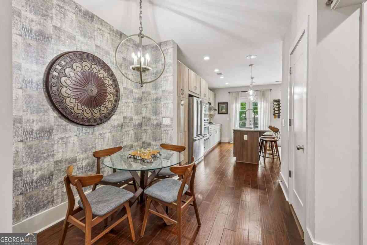 Condo For Sale - 307 Canton Way<br/> Roswell, GA 30075