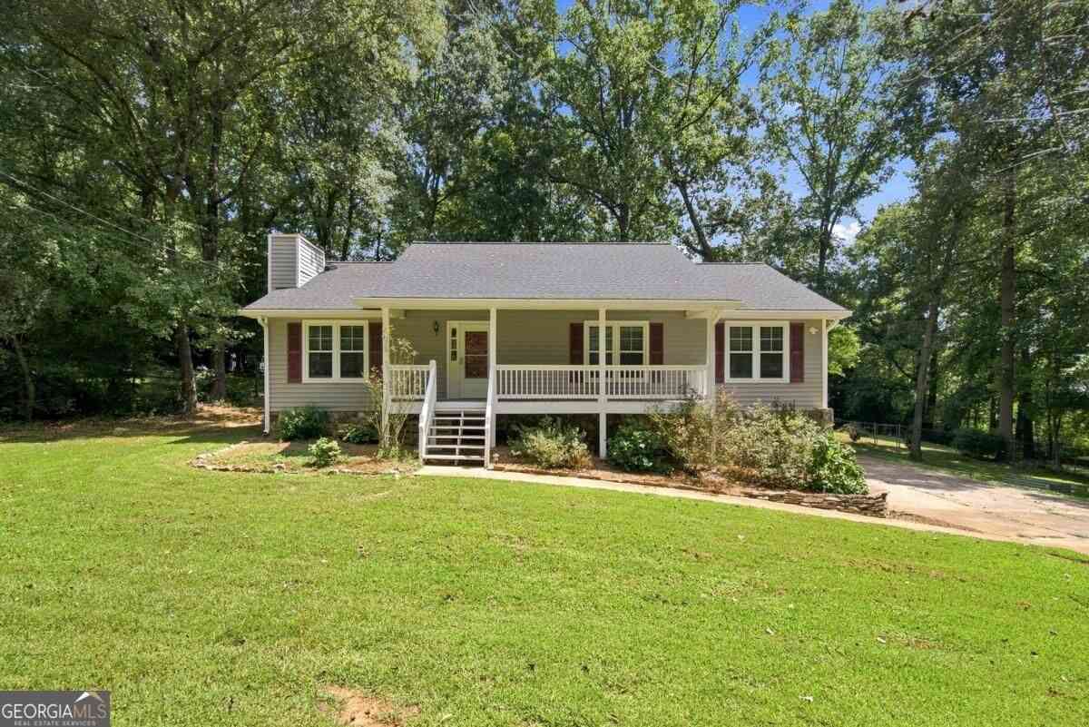 Homes For Sale - 137 Village Court<br/> Woodstock, GA 30188
