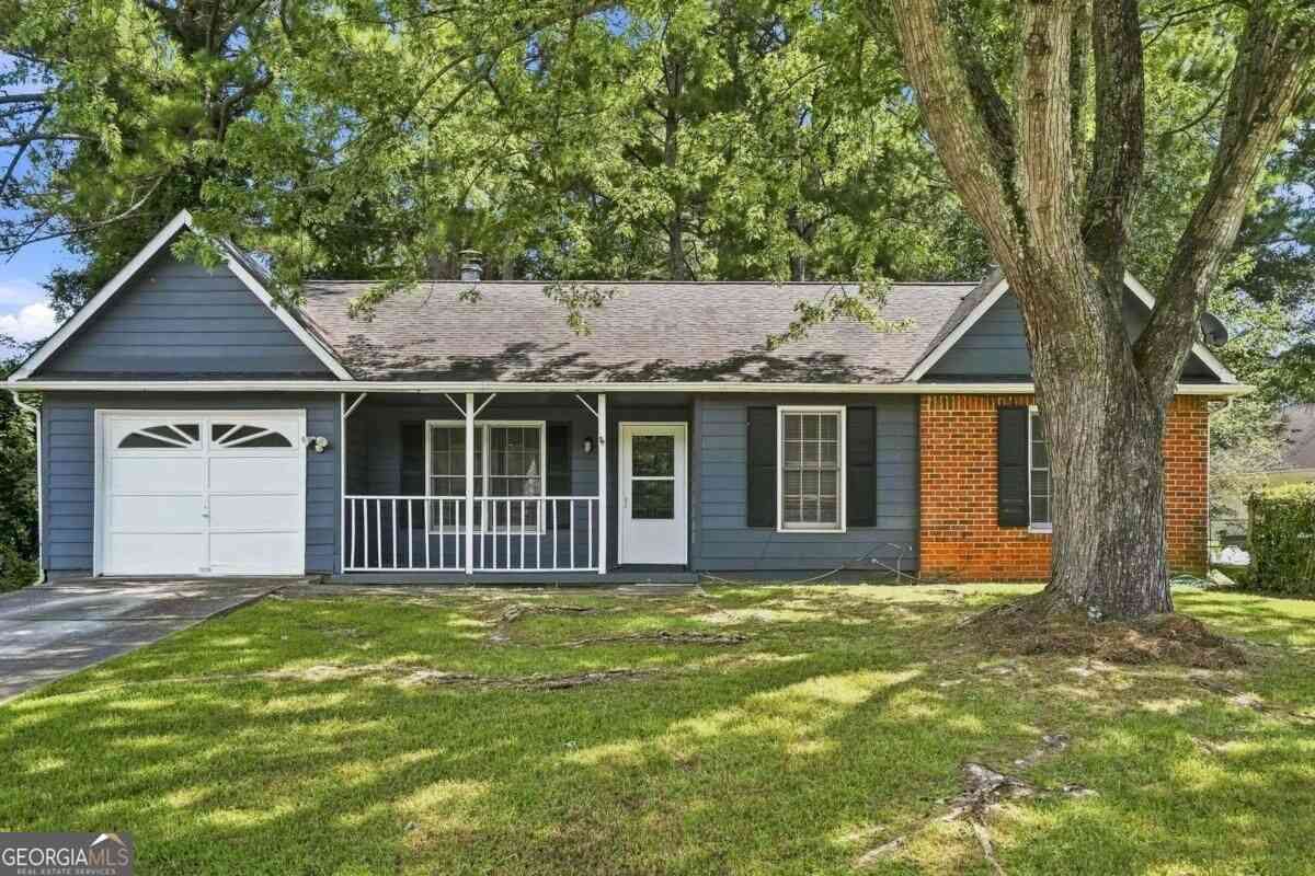 Homes For Sale - 67 Rivercrest Court<br/> Riverdale, GA 30274