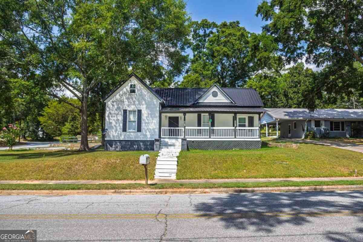 Homes For Sale - 234 S Thomas Street<br/> Elberton, GA 30635