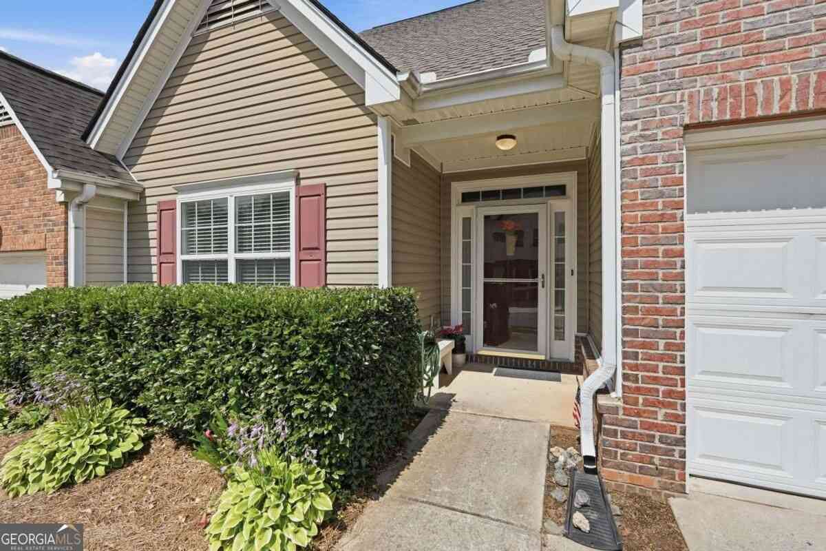 Townhouse For Sale - 119 Riley Circle<br/> Dawsonville, GA 30534