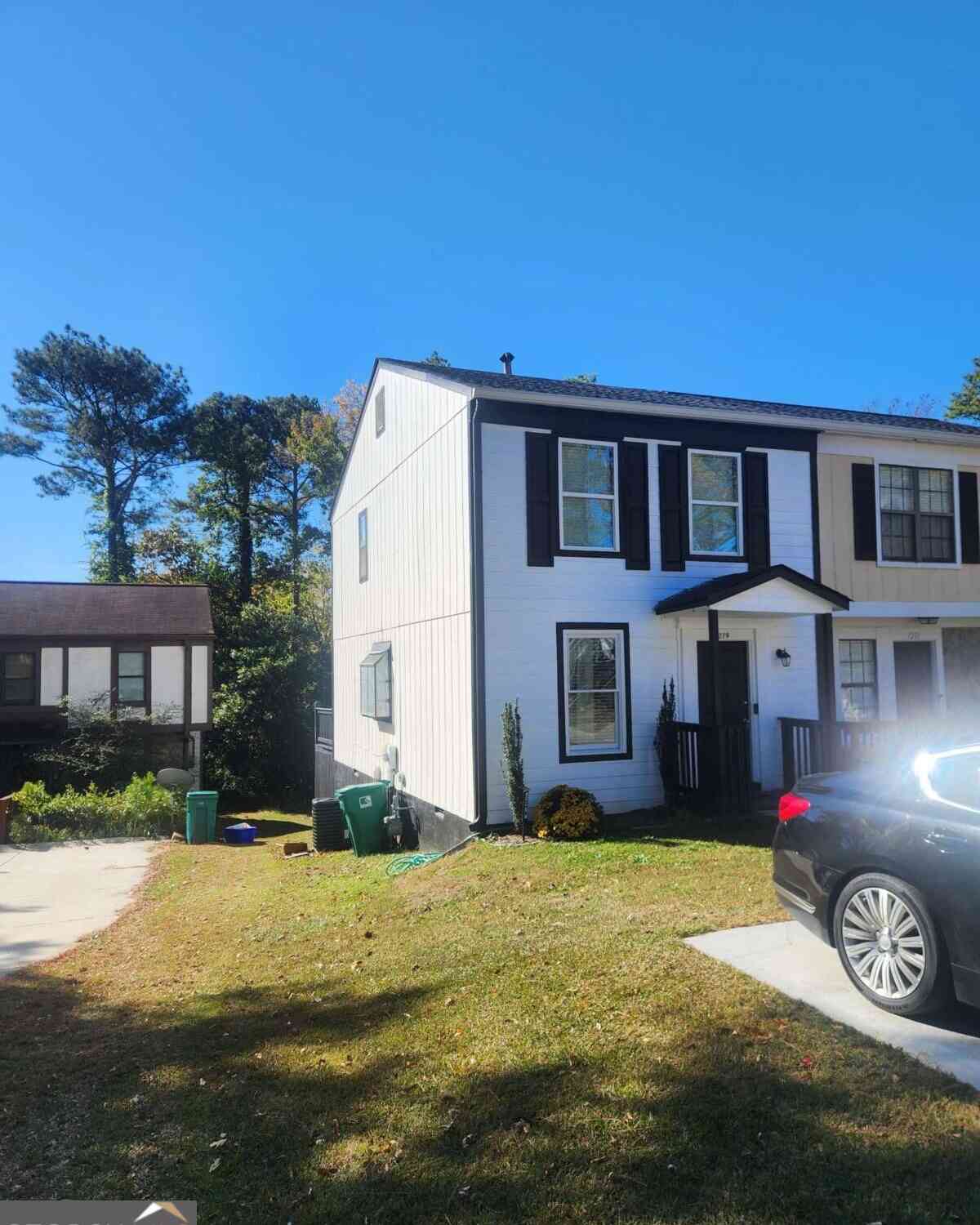 Townhouse For Sale - 1279 Ridgecrest Lane SE<br/> Smyrna, GA 30080