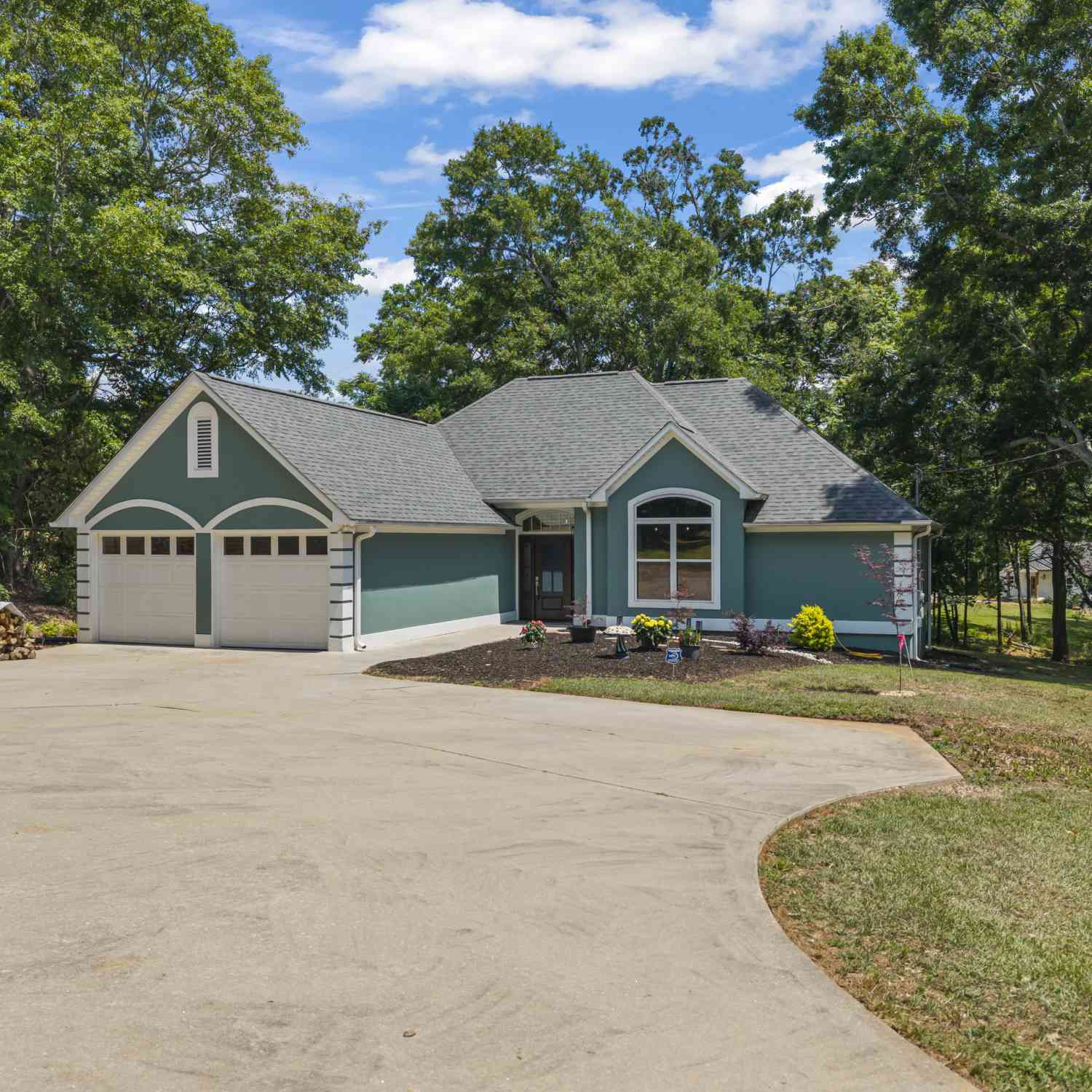 Homes For Sale - 546 Old Beacon Light Road<br/> Hartwell, GA 30643