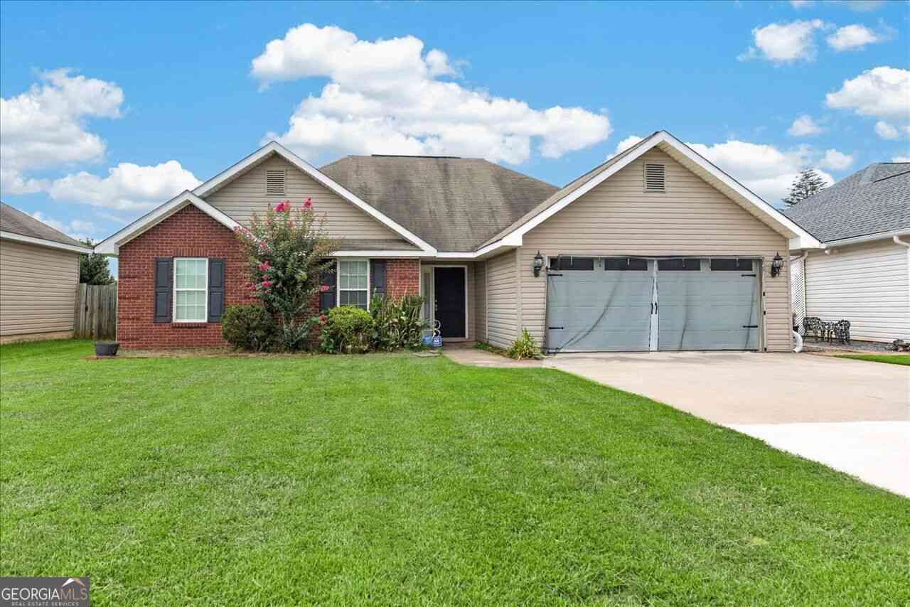 Homes For Sale - 707 Madison Place Parkway<br/> Byron, GA 31008