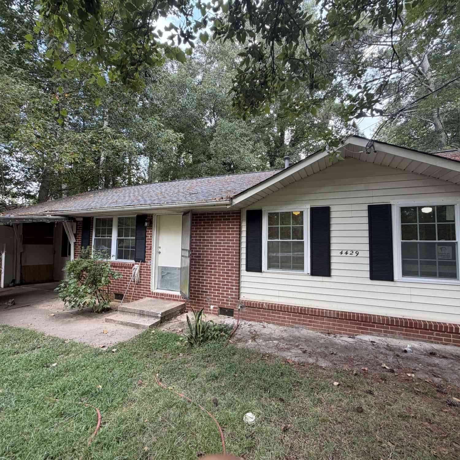 Homes For Sale - 4429 Glade Road<br/> Forest Park, GA 30297