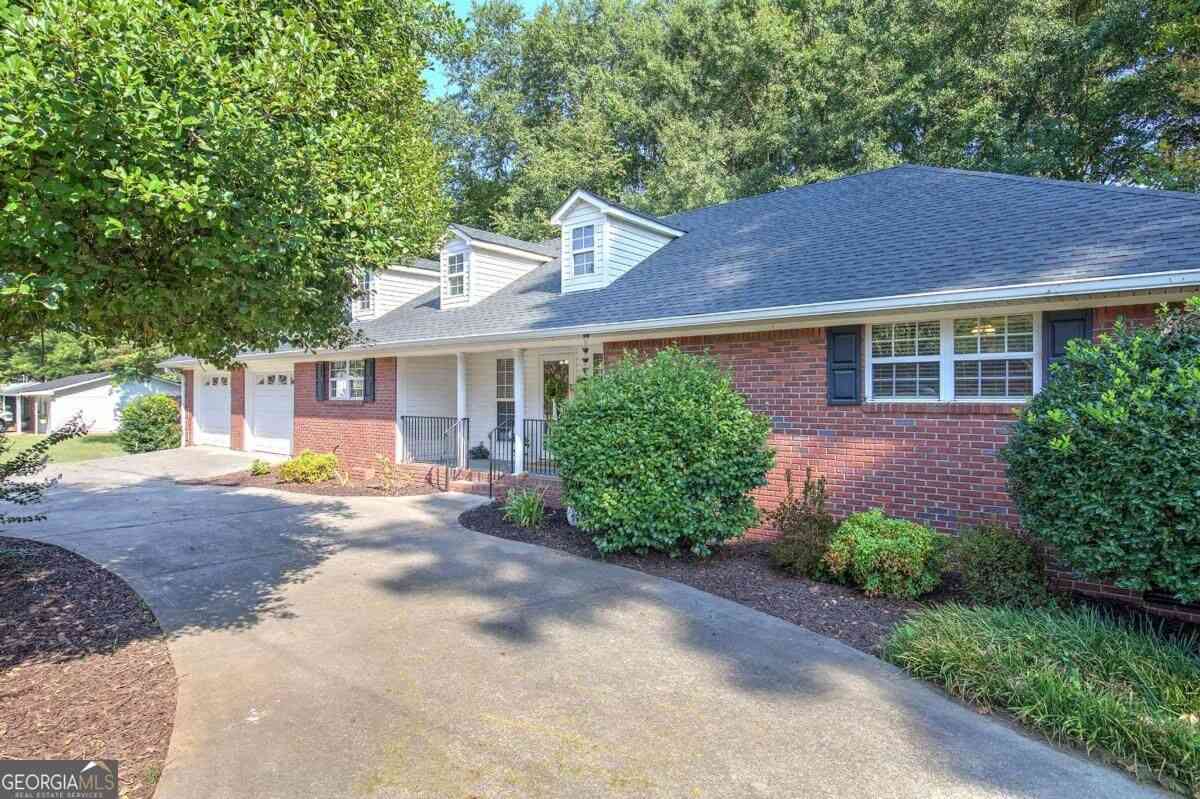 Homes For Sale - 9 1/2 Greenbriar Avenue<br/> Cartersville, GA 30120