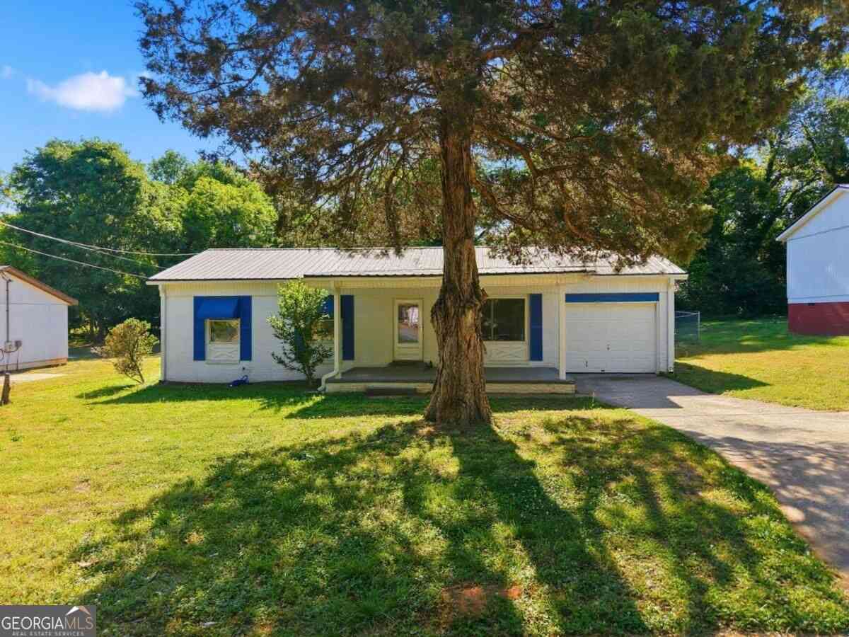 Homes For Sale - 360 Martin Circle<br/> Athens, GA 30601
