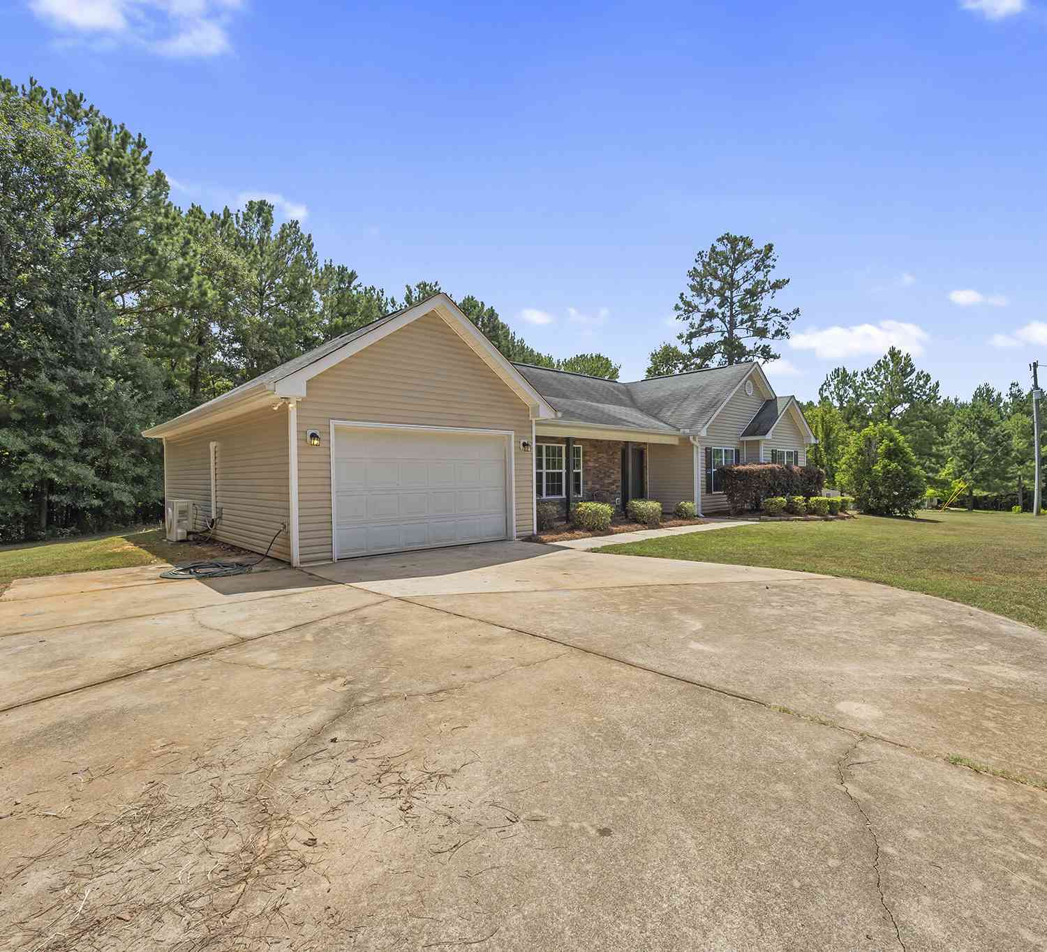Homes For Sale - 30 Watson Road<br/> Forsyth, GA 31029