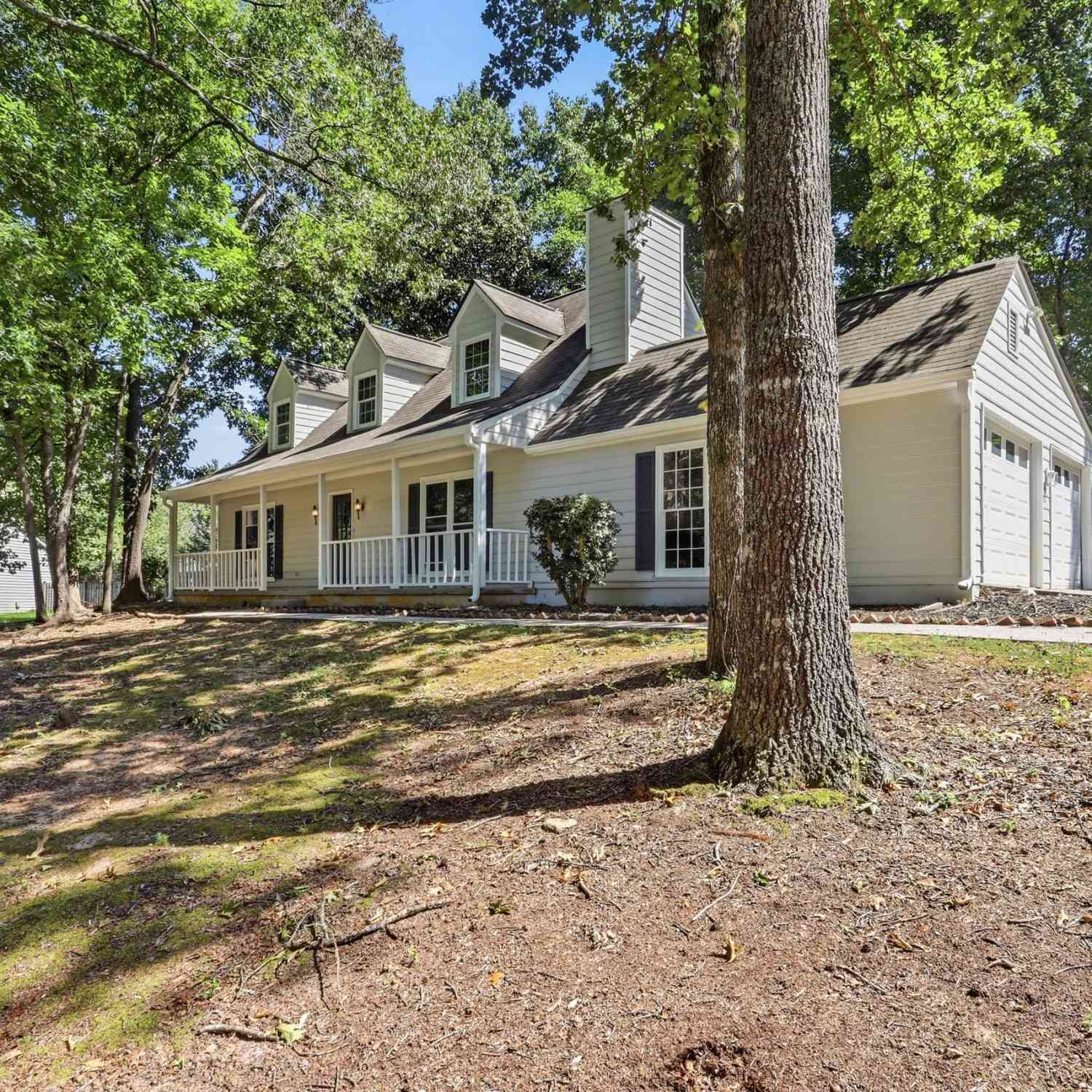 Homes For Sale - 485 Barrington Loop<br/> Roswell, GA 30076