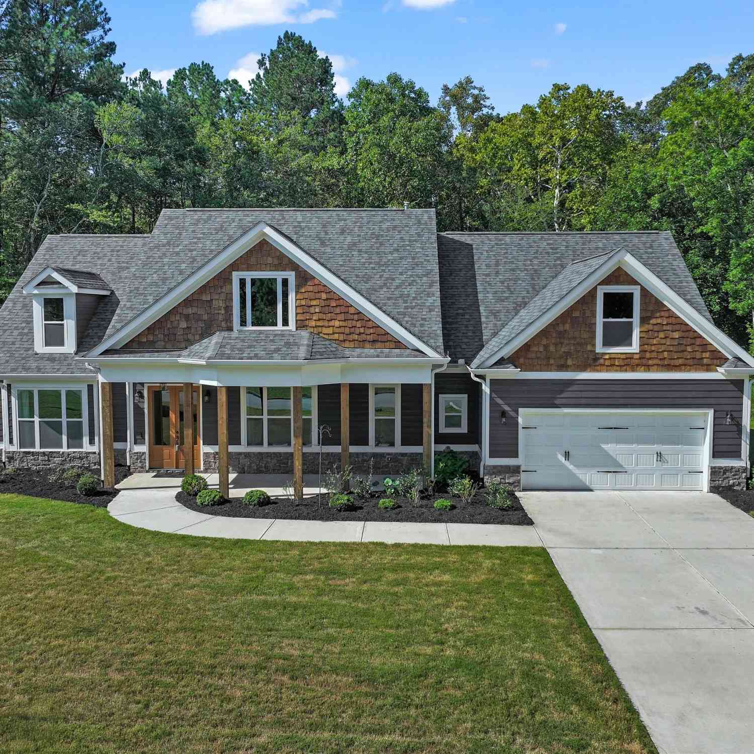Homes For Sale - 425 Blossom Trail<br/> Acworth, GA 30101