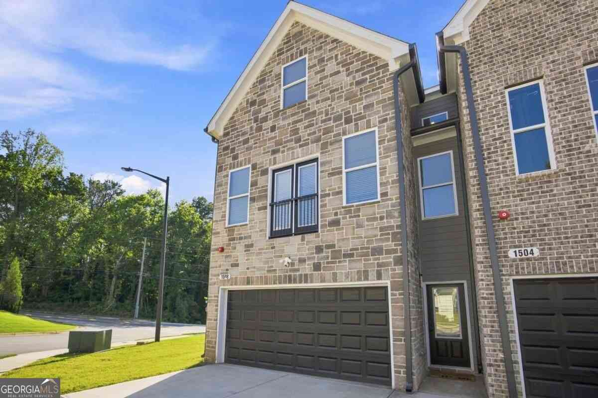 Townhouse For Sale - 1508 Burberry Alley<br/> Marietta, GA 30008