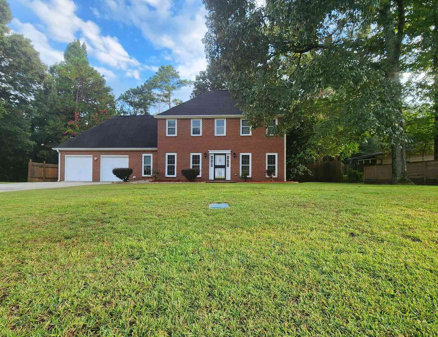 Homes For Sale - 107 Hunters Ridge Road<br/> Warner Robins, GA 31093