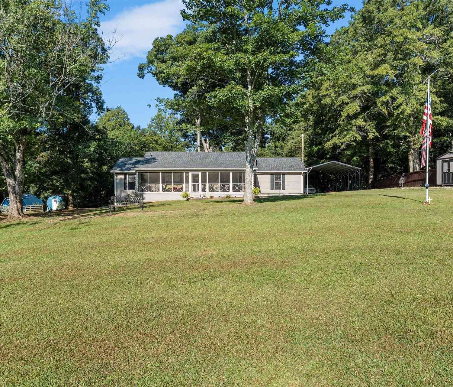 Homes For Sale - 39 Cheryl Drive<br/> Carrollton, GA 30116