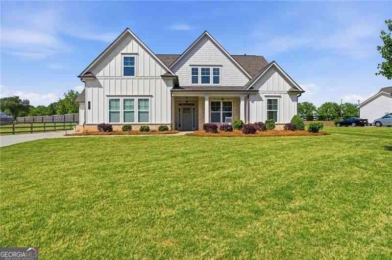 Homes For Sale - 77 Wallace Drive<br/> Winder, GA 30680