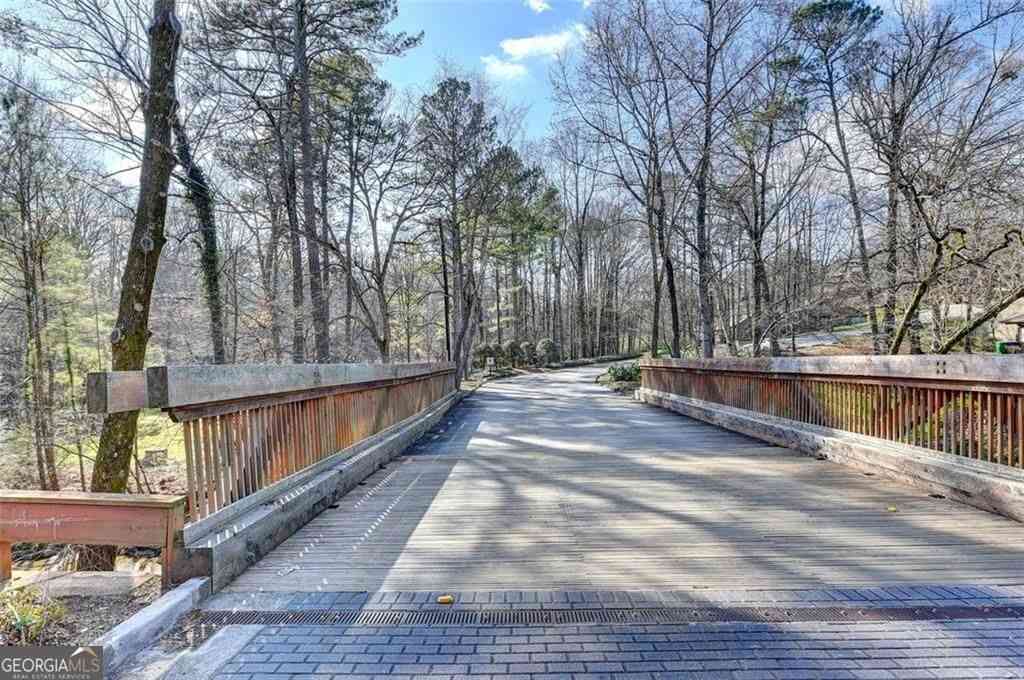 Townhouse For Sale - 4138 D Youville Trace<br/> Atlanta, GA 30341