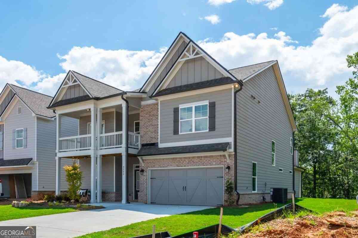 Homes For Sale - 5570 Overview Drive<br/> Flowery Branch, GA 30542