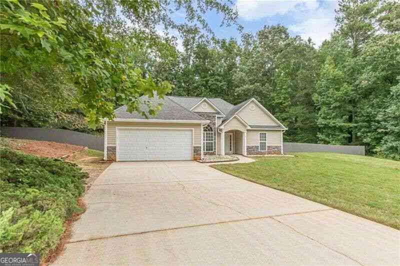 Homes For Sale - 159 Drake Way<br/> Stockbridge, GA 30281