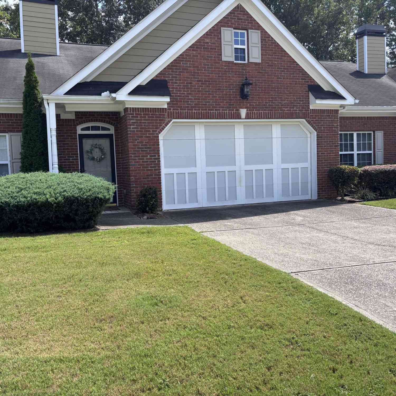 Townhouse For Sale - 2585 Rosehill Circle<br/> Lithia Springs, GA 30122