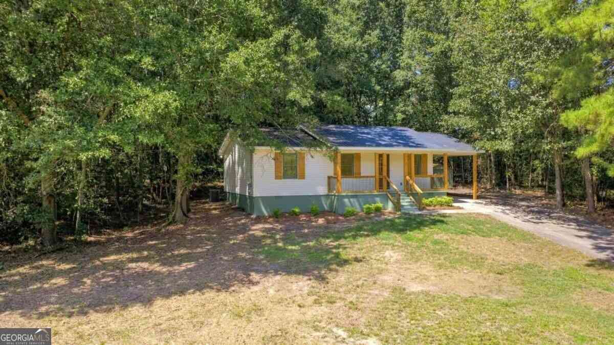 Homes For Sale - 131 Hummingbird Lane SE<br/> Calhoun, GA 30701