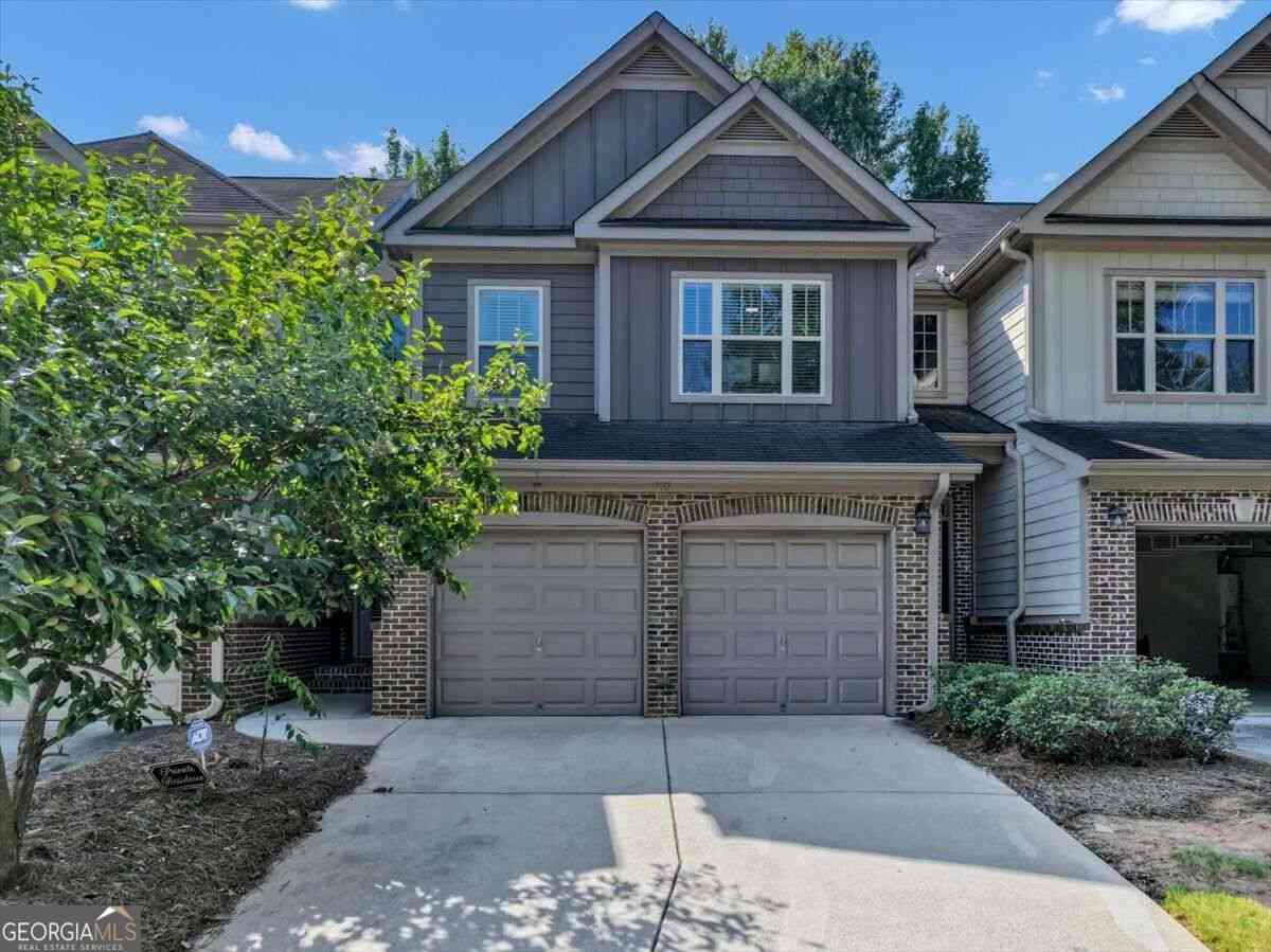 Townhouse For Sale - 117 Grampian Court #13<br/> Marietta, GA 30008