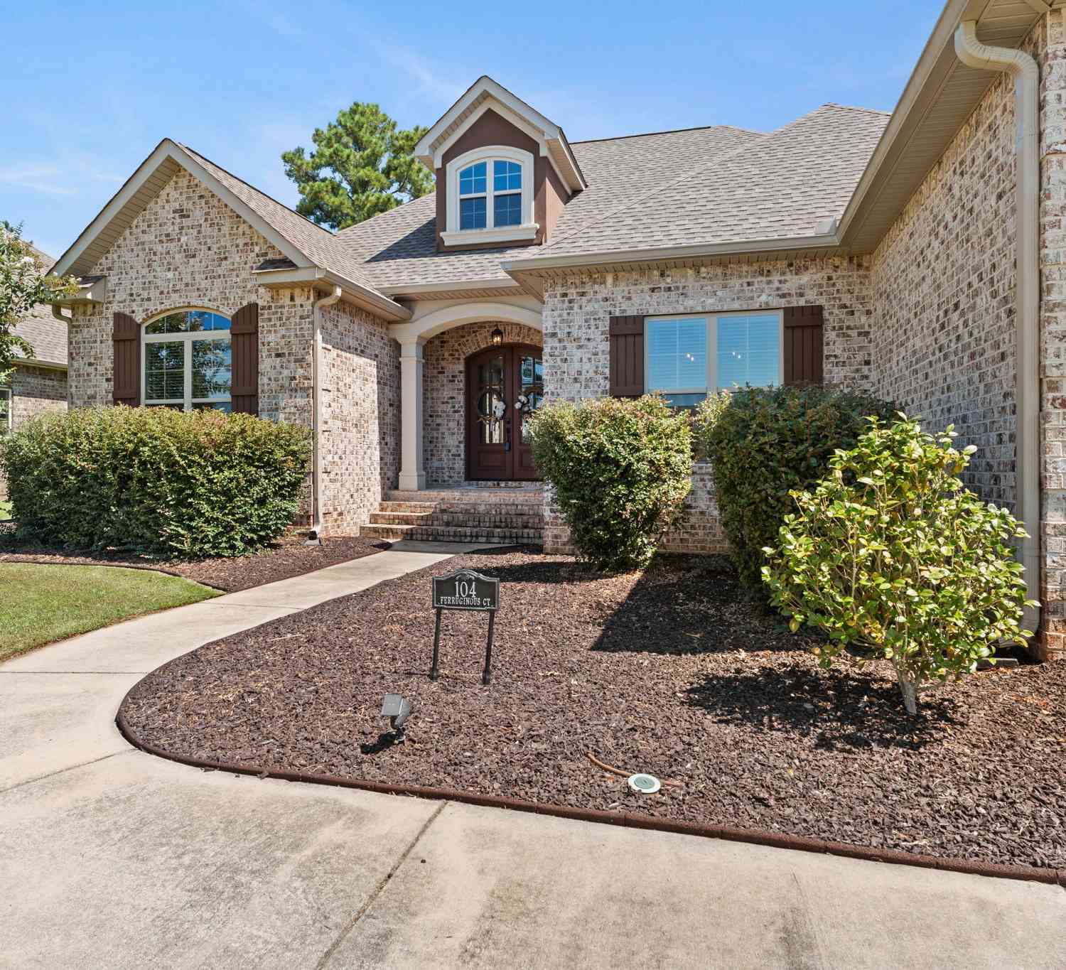 Homes For Sale - 104 Ferruginous Court<br/> Kathleen, GA 31047