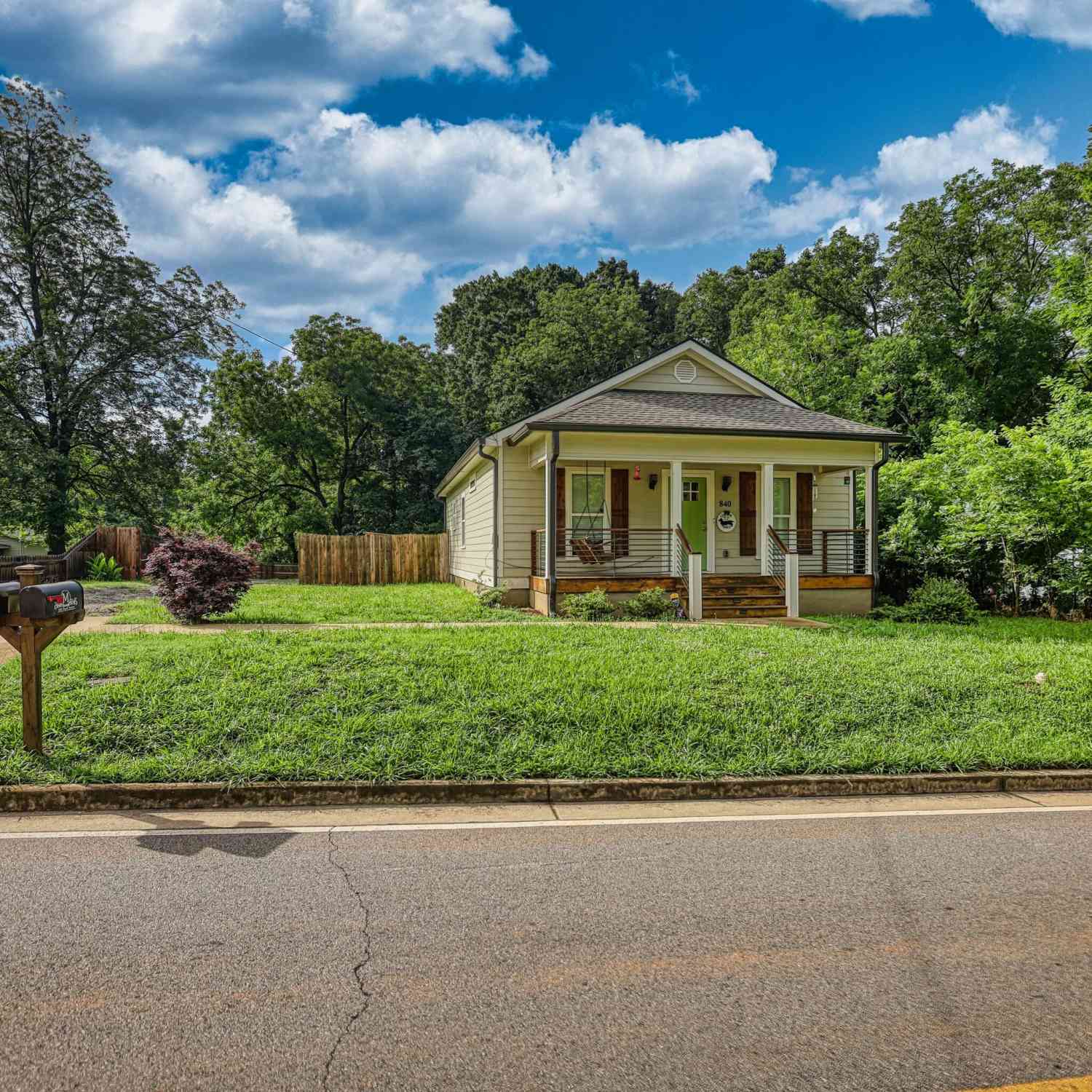 Homes For Sale - 840 Pearl Street<br/> Madison, GA 30650