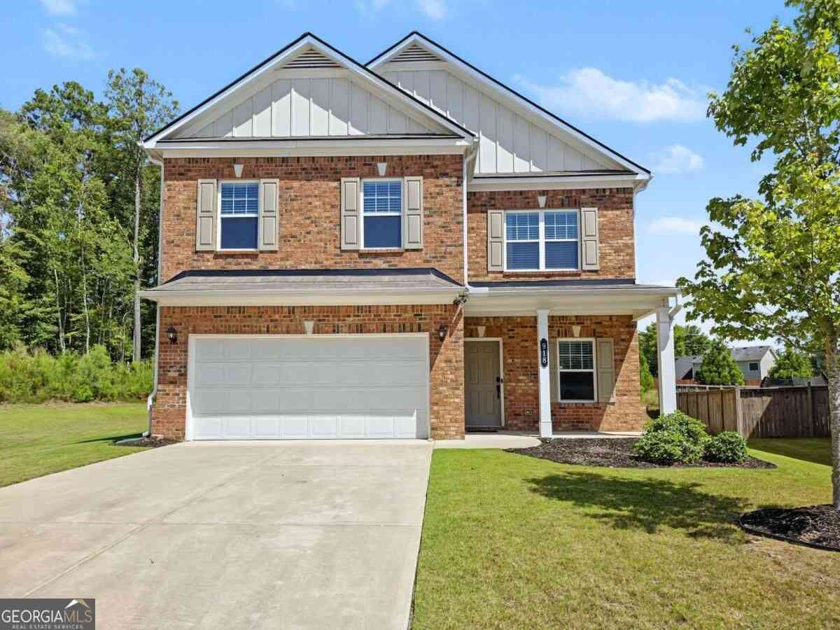 Homes For Sale - 918 Brittfield Way<br/> Loganville, GA 30052